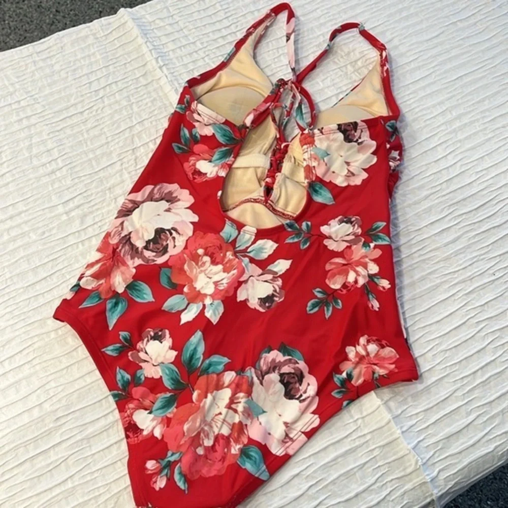 Kona Sol swim suit baiting suit women’s‎ one piece small red floral